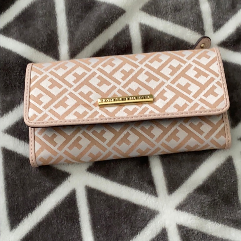 Tommy Hilfiger wallet